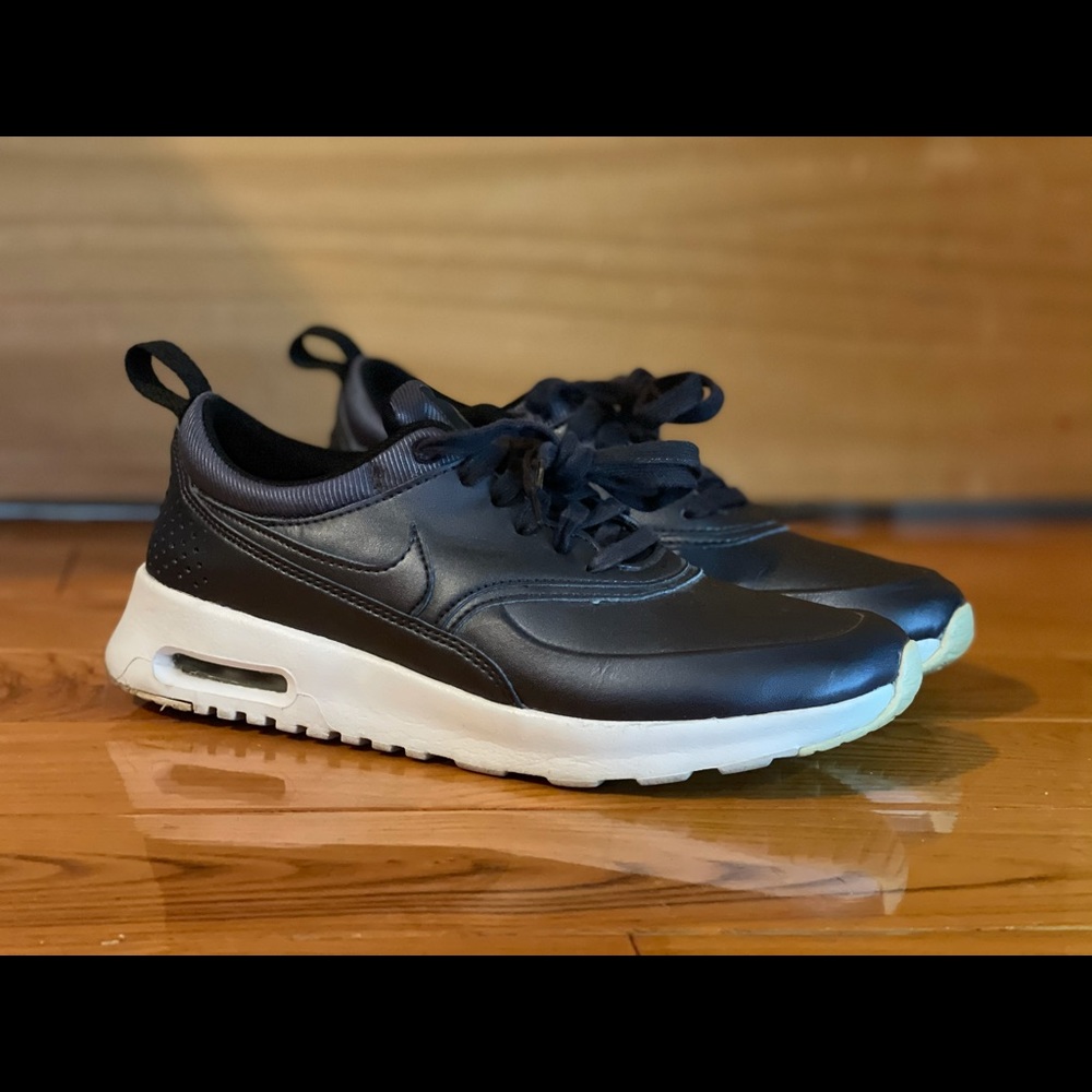 Nike Sneakers size 5 kids